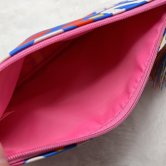 4/$25 Ipsy Glam Bag March 2023 - Bright Color Pattern - Picture 5 of 5